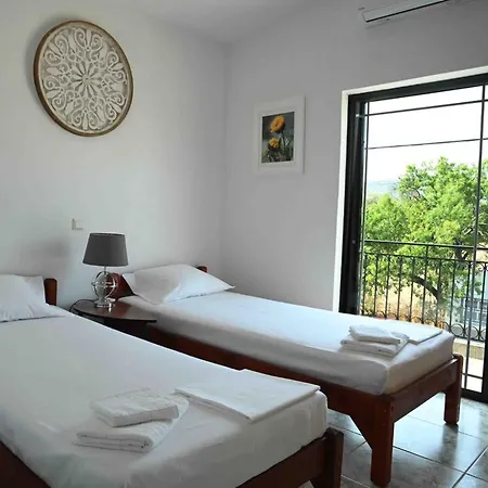 άνετο για 4 με θέα Apartment *
